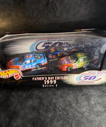 Hot Wheels - Petty Racing 50th Anniversary - Nascar