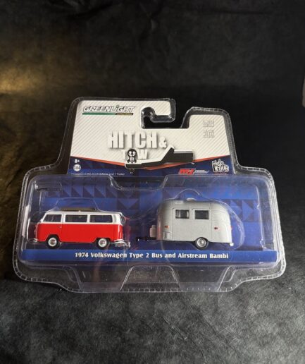 Greenlight - 1974 Volkswagen Type 2 Bus and Airstream Bambi - Hitch & Tow